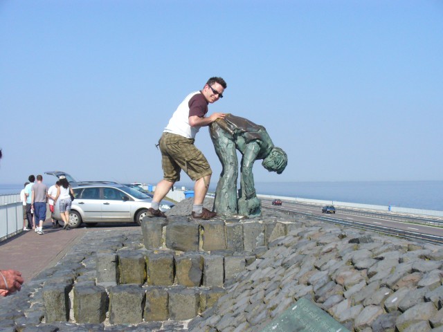 Holandsko Kuba na hrázi Afsluitdijk.jpg